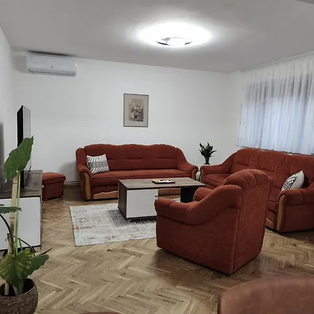 Apartman Lidija *
